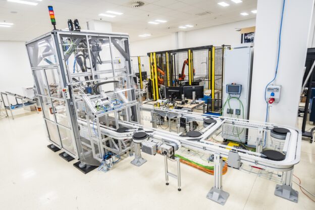 Example of Ethernet-controller robot